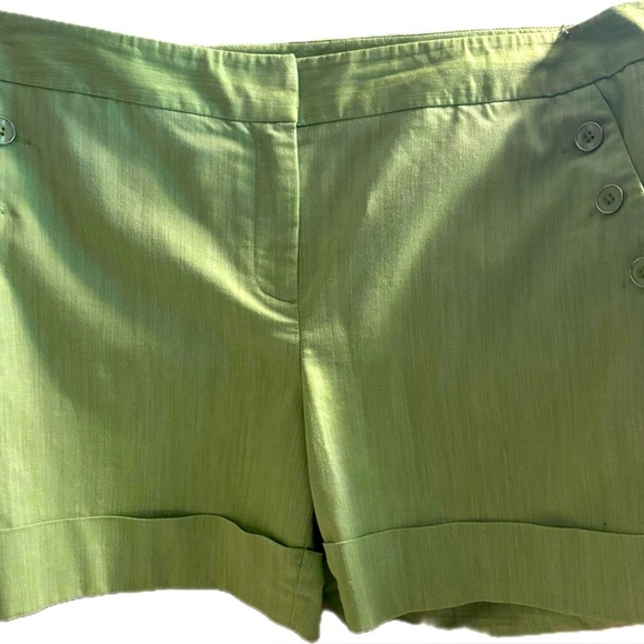 Rafaella Pants - RAFAELLA WOMEN’S SHORTS GREEN IN EXCELLENT CONDITION SIZE 14